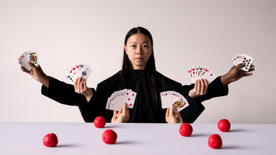 An image of a card illusion trick by Heka