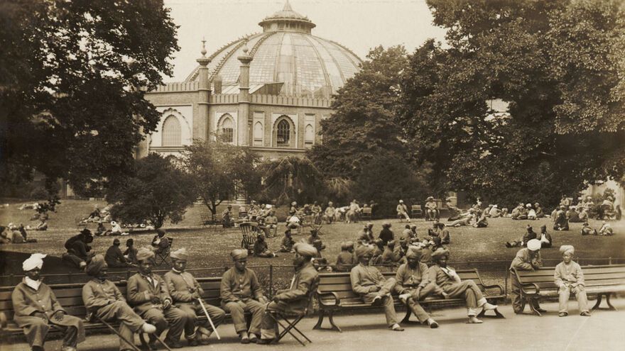 Soldiers outside Brighton Dome