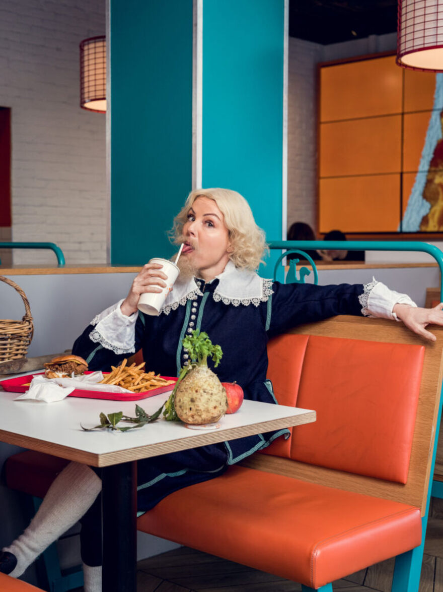 White women eating in a diner