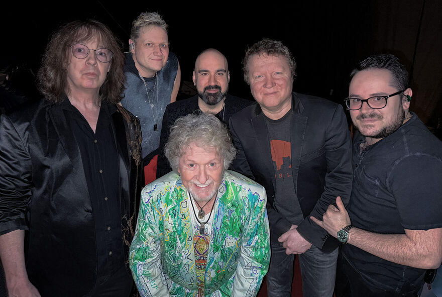 Six members of Jon Anderson and the Band Geeks
